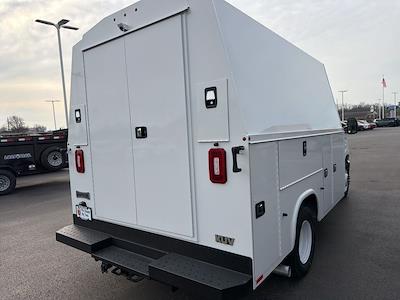New 2027 Ford E-350 - photo 1