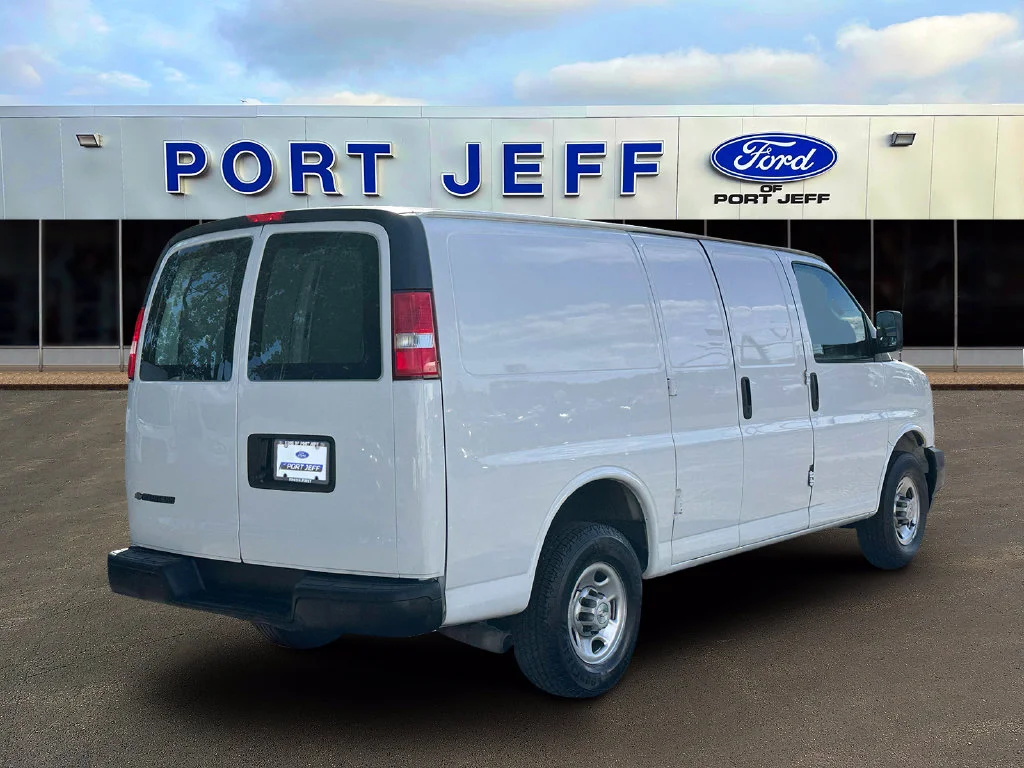 Used 2019 Chevrolet Express 2500 - photo 2
