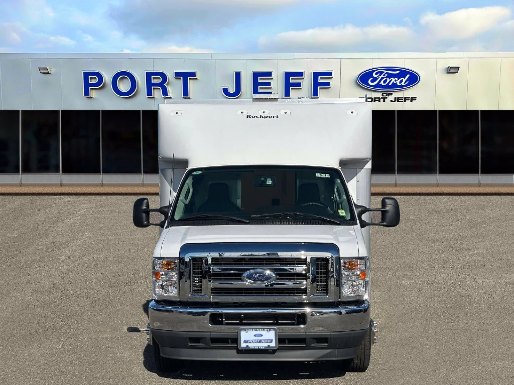 Used 2025 Ford E-350 - photo 1