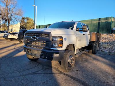 2021 Chevrolet Silverado 5500 Crew Cab DRW 4WD, Flatbed Truck for sale #H629092T - photo 1