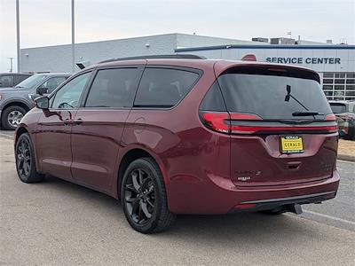 Used 2021 Chrysler Pacifica Limited AWD Minivan for sale #107731A - photo 2