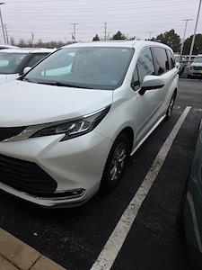 Used 2021 Toyota Sienna XLE Minivan for sale #108557A - photo 1