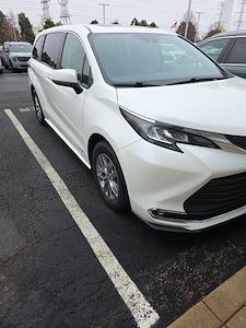 Used 2021 Toyota Sienna XLE Minivan for sale #108557A - photo 2