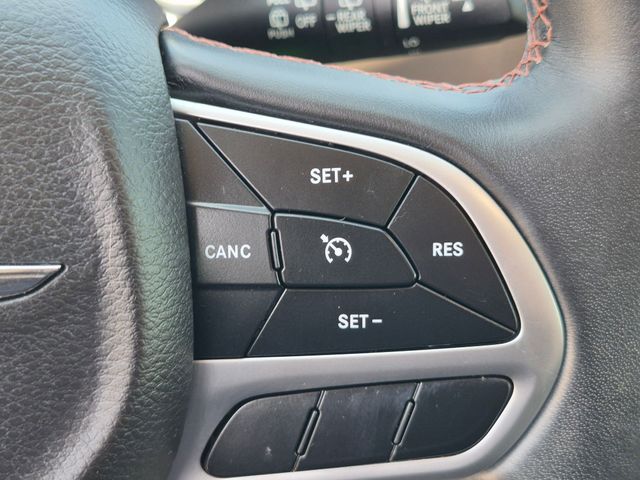 Used 2018 Chrysler Pacifica - photo 16