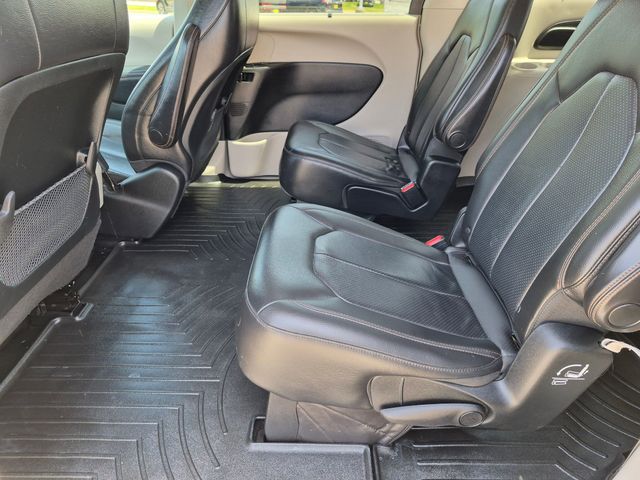 Used 2018 Chrysler Pacifica - photo 24