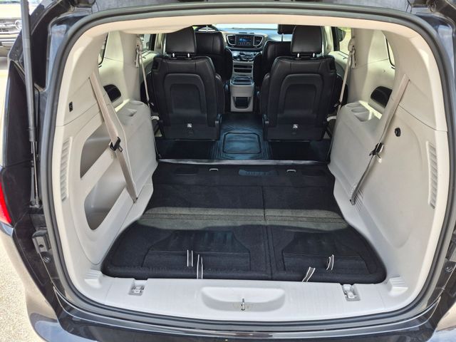 Used 2018 Chrysler Pacifica - photo 26