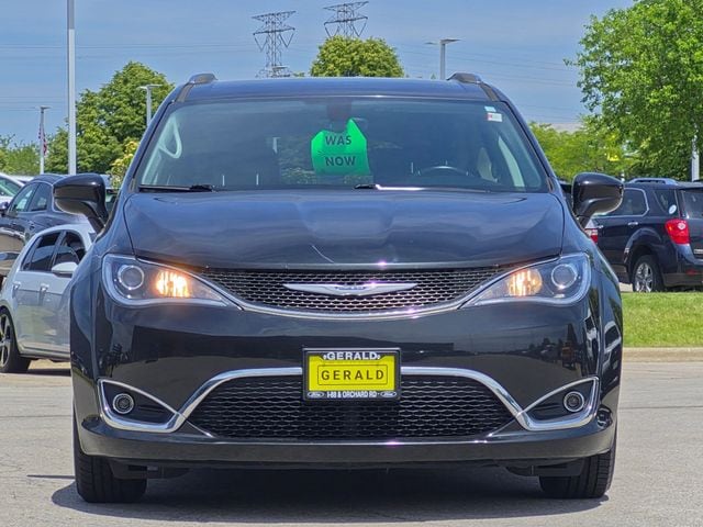 Used 2018 Chrysler Pacifica - photo 2