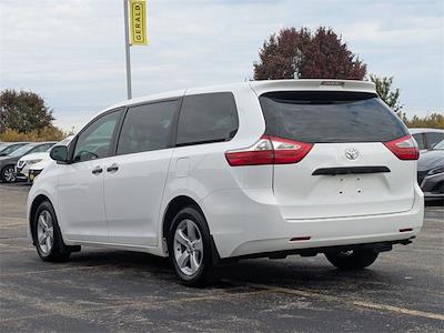 2017 Toyota Sienna FWD Minivan for sale #52395A - photo 2