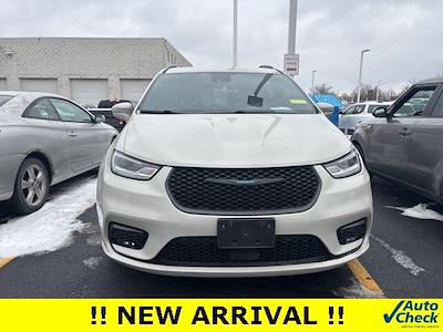 Used 2021 Chrysler Pacifica Limited Minivan for sale #706969A - photo 2