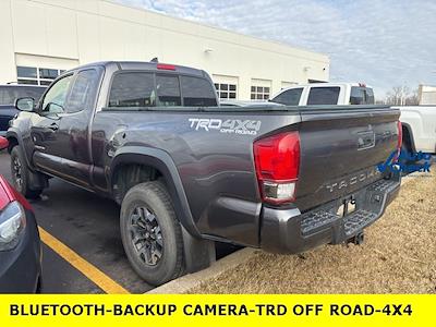 Used 2017 Toyota Tacoma - photo 1