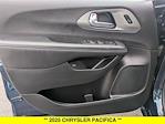 Used 2025 Chrysler Pacifica Select Minivan for sale #90344A - photo 10
