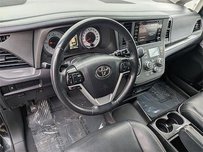 Used 2020 Toyota Sienna - photo 1