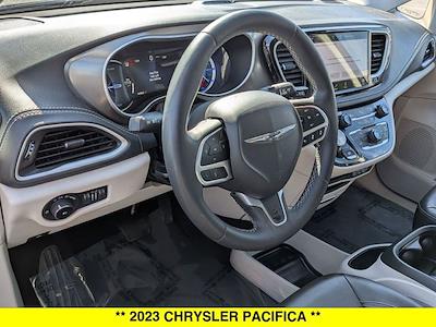 Used 2023 Chrysler Pacifica - photo 1