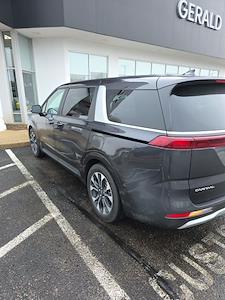 Used 2024 Kia Carnival - photo 1