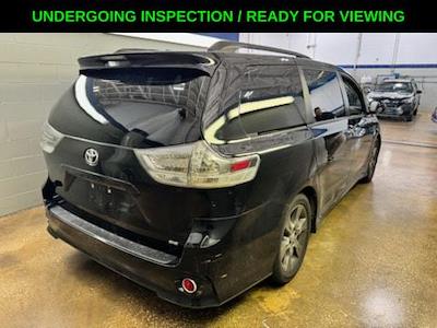 Used 2015 Toyota Sienna - photo 1