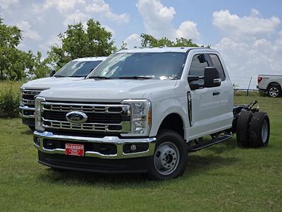 New 2025 Ford F-350 XL Super Cab 4WD Cab Chassis for sale #SED88490 - photo 1