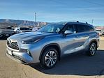 Used 2022 Toyota Highlander XLE for sale #40149A - photo 5