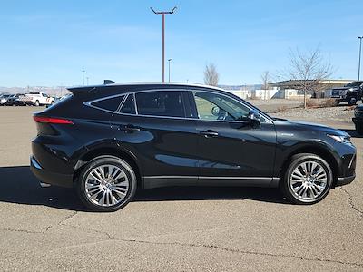 Used 2021 Toyota Venza - photo 1