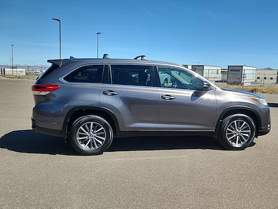 Used 2019 Toyota Highlander - photo 1