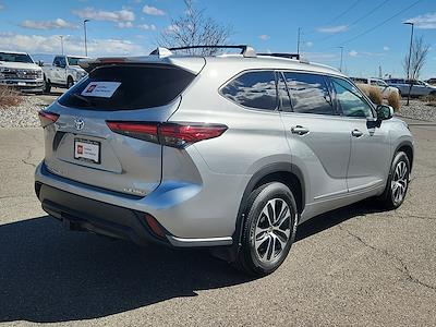 Used 2022 Toyota Highlander - photo 1