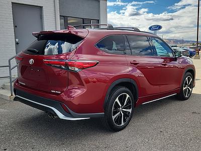 Used 2022 Toyota Highlander - photo 1