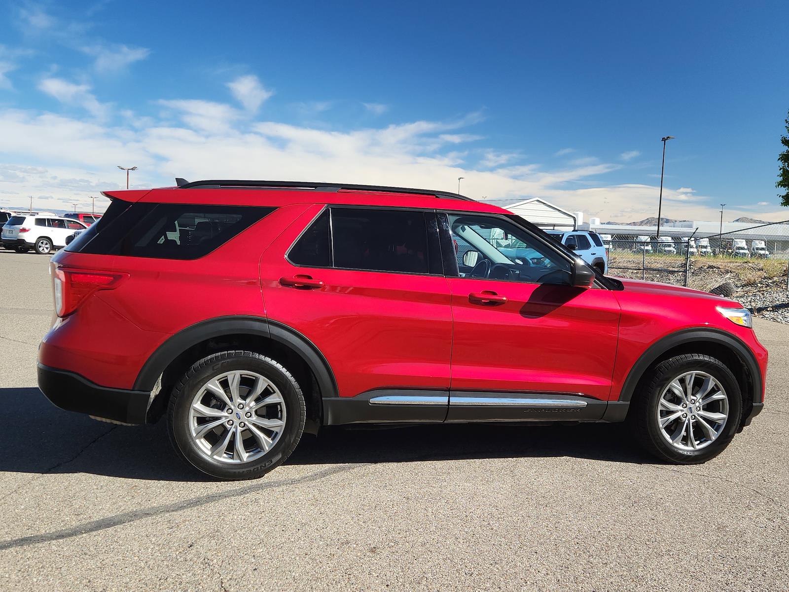 Used 2022 Ford Explorer - photo 2