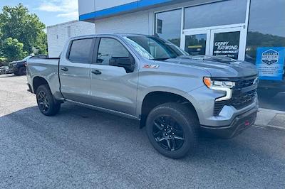 New 2025 Chevrolet Silverado 1500 LT Crew Cab 4WD Pickup for sale #C25279 - photo 1