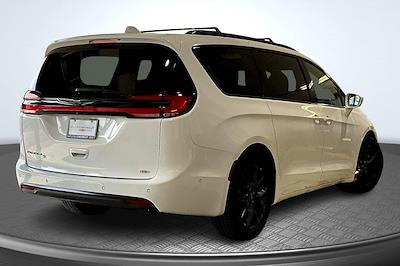 2021 Chrysler Pacifica FWD Minivan for sale #25490A - photo 2