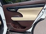 2022 Toyota Highlander AWD SUV for sale #51431P - photo 8