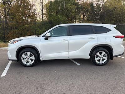 2023 Toyota Highlander FWD SUV for sale #51502P - photo 2