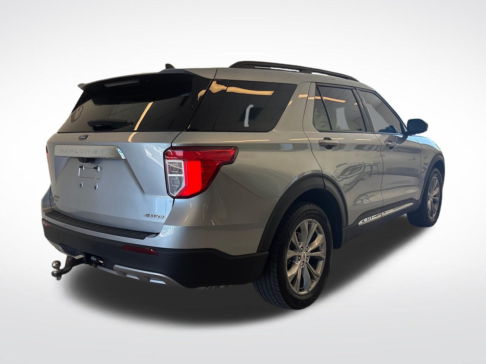 Used 2022 Ford Explorer - photo 2