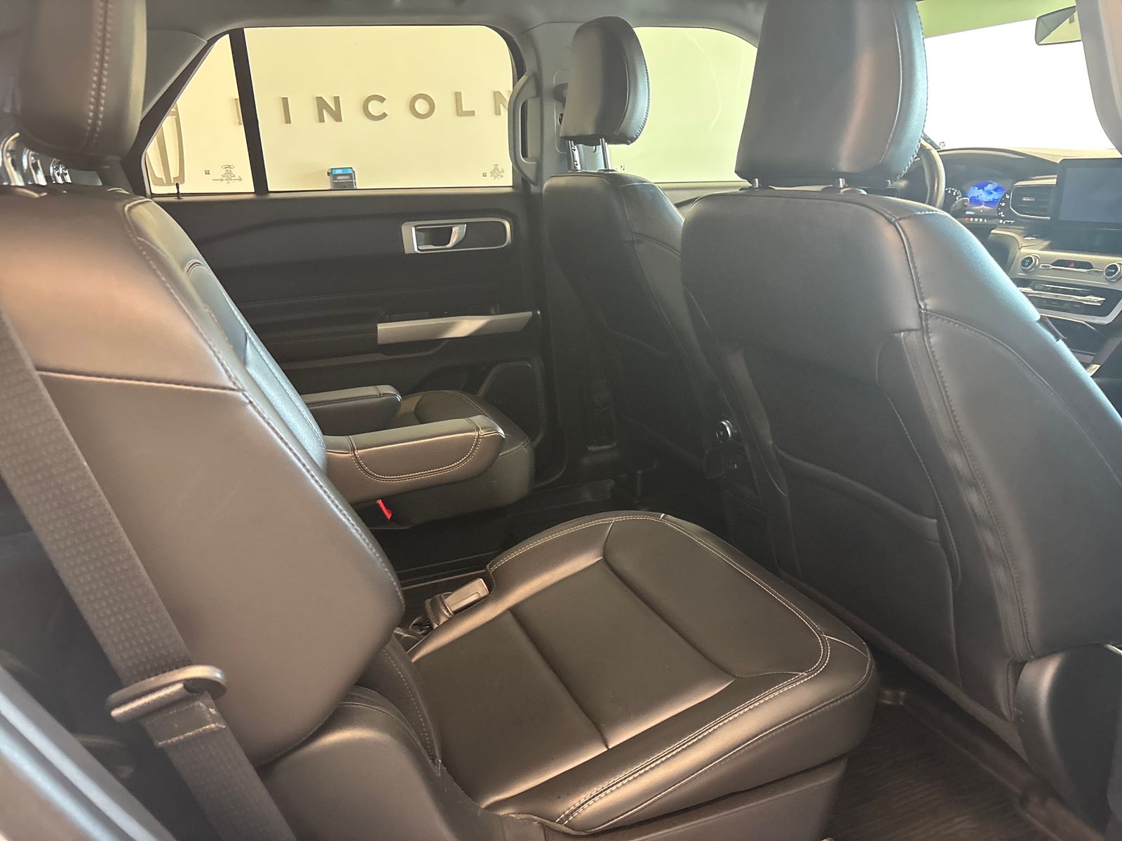 Used 2022 Ford Explorer - photo 9