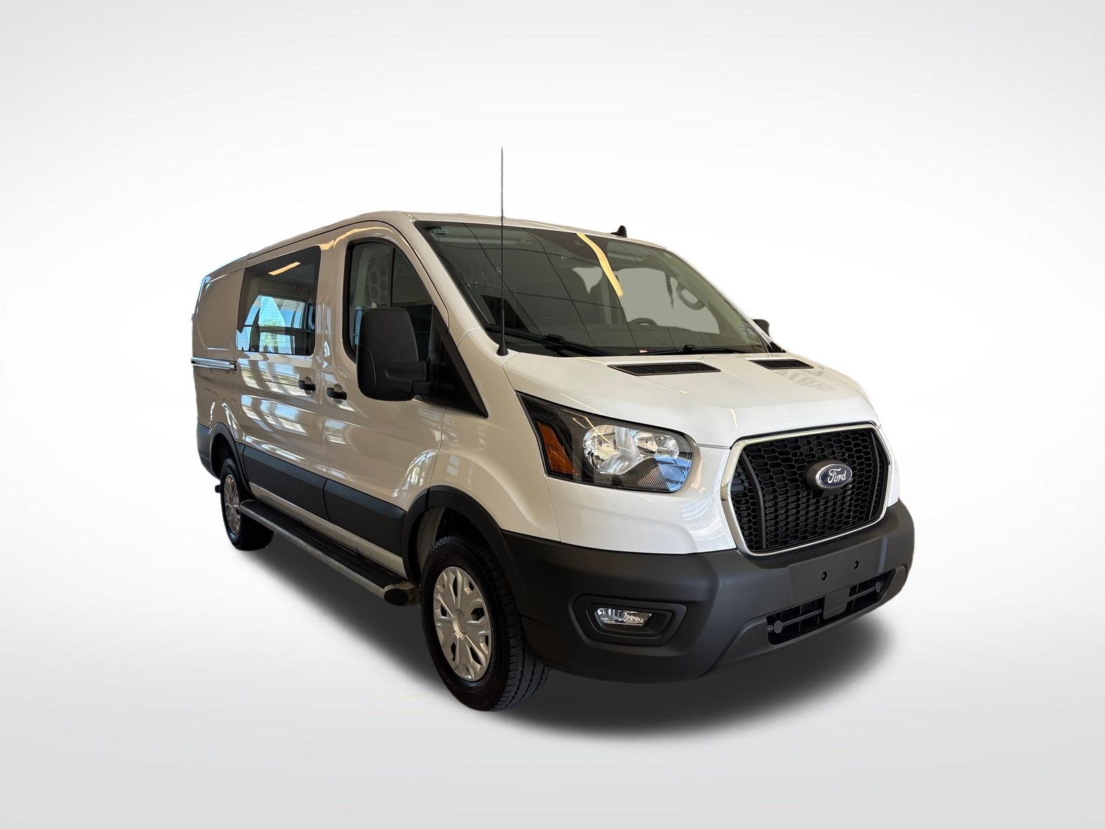 Used 2025 Ford Transit 250 - photo 5