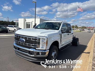 2026 Ford F-350 Crew Cab DRW 4WD Cab Chassis for sale #524274 - photo 1