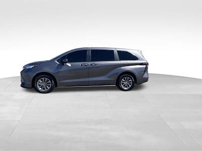 Used 2023 Toyota Sienna - photo 1
