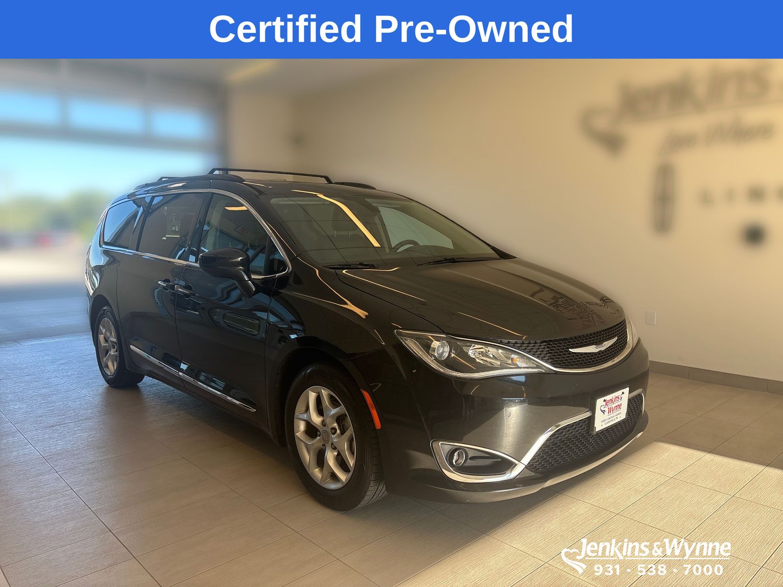 Used 2017 Chrysler Pacifica - photo 1