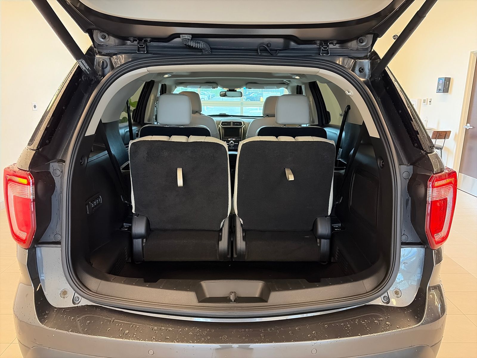 Used 2017 Ford Explorer - photo 11