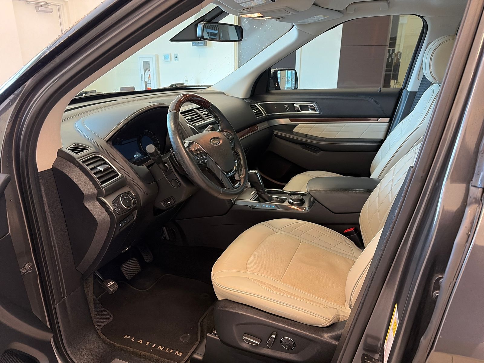 Used 2017 Ford Explorer - photo 13