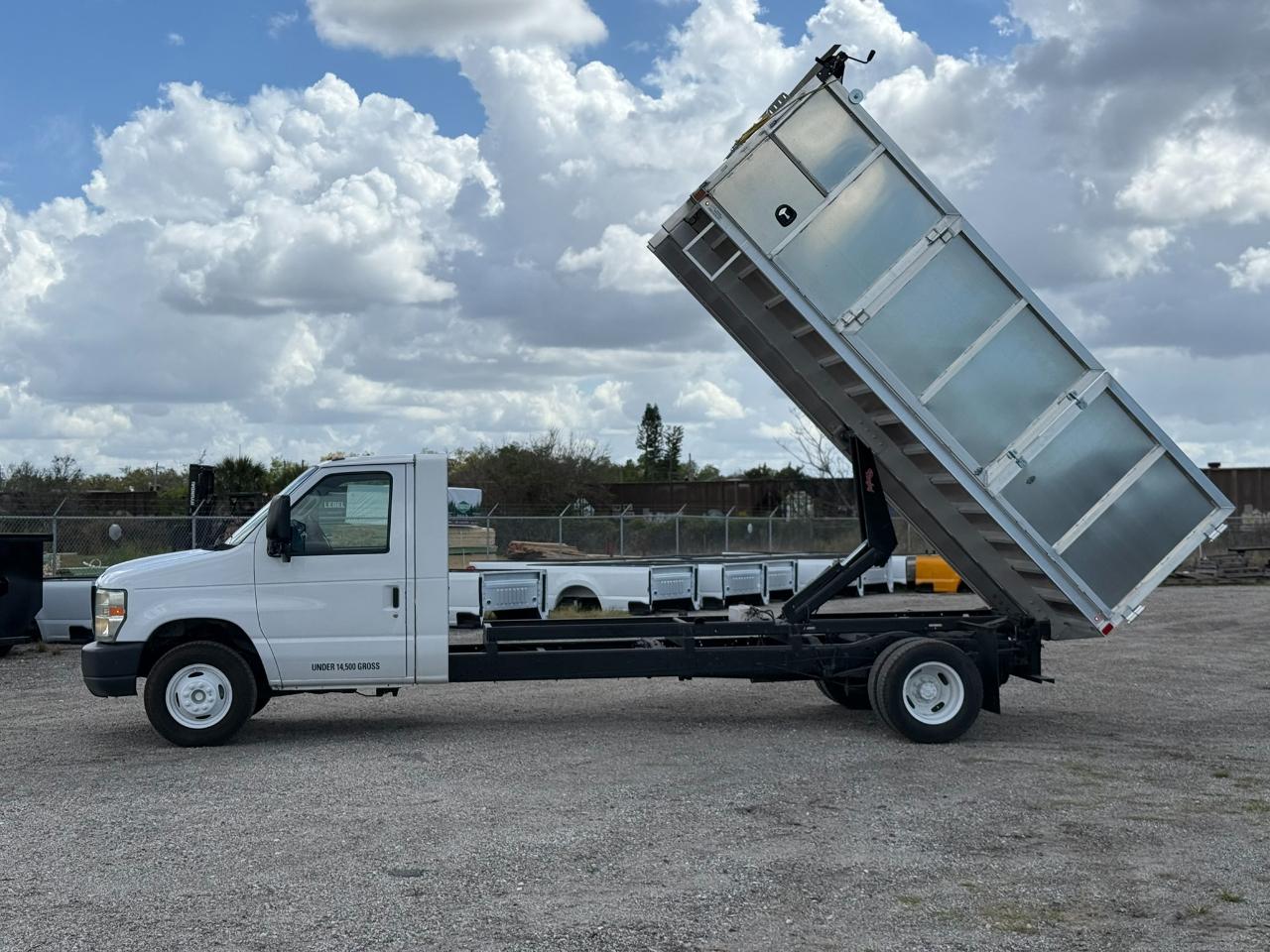 Used 2011 Ford E-450 - photo 6
