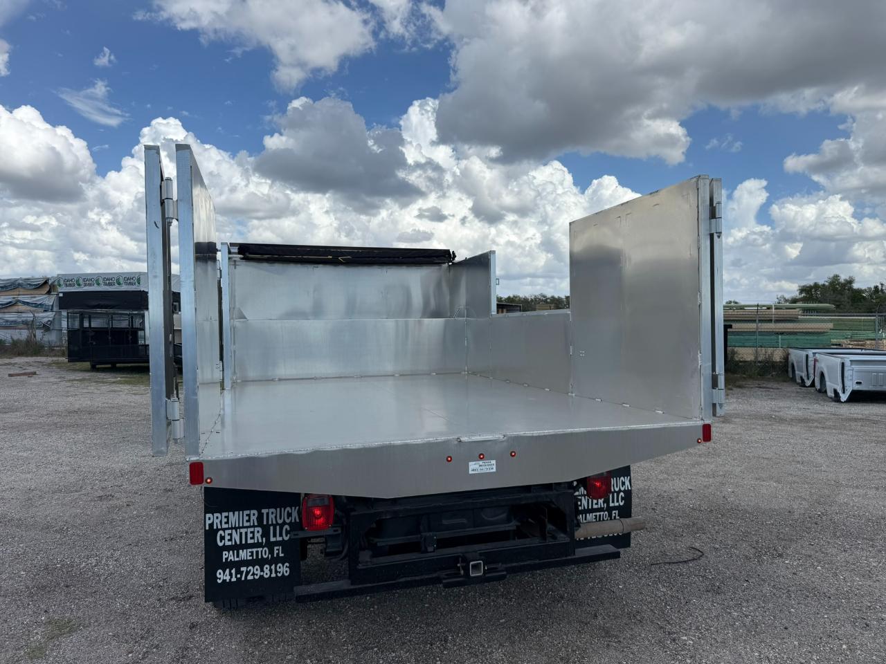 Used 2011 Ford E-450 - photo 21