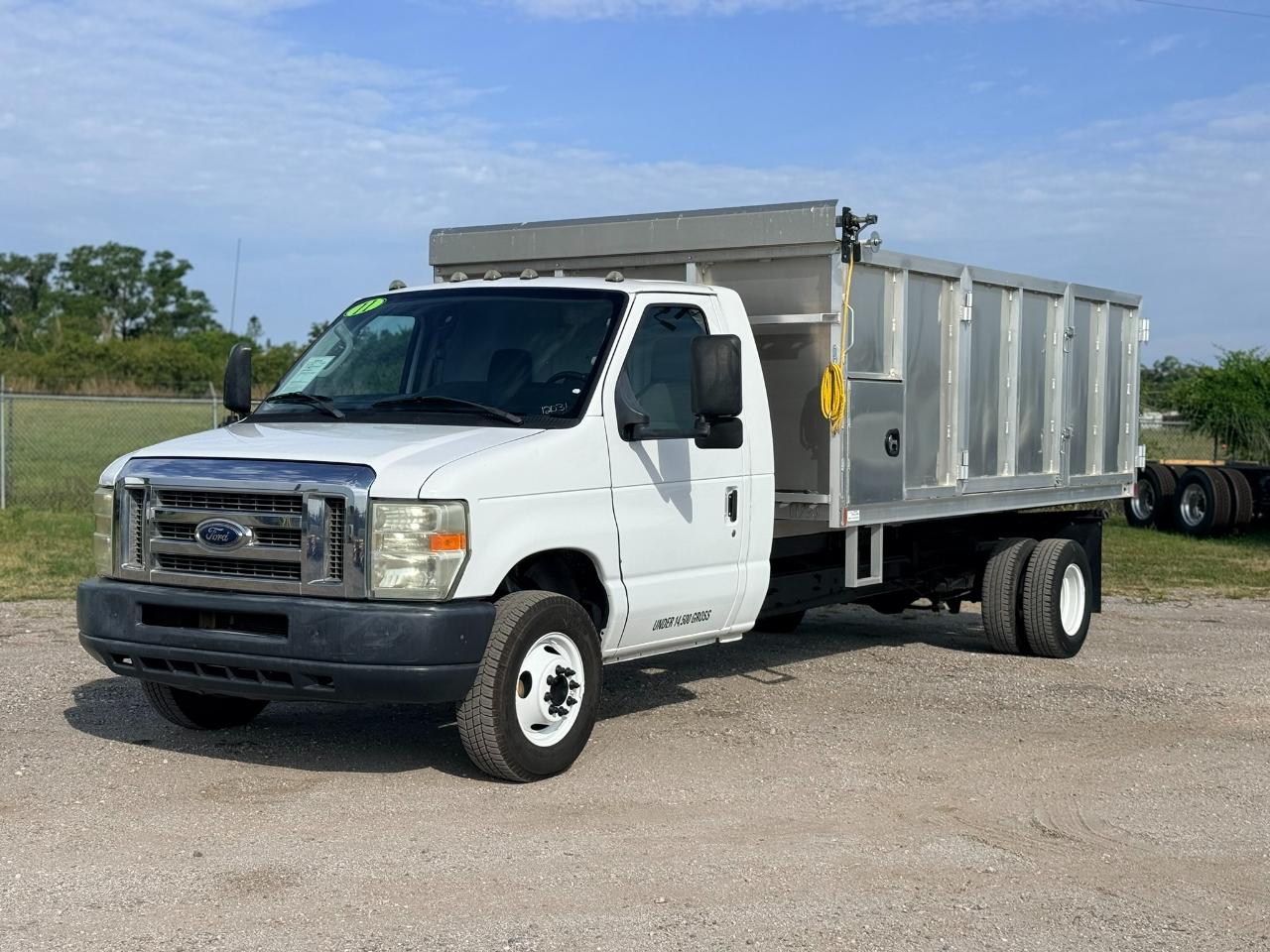 Used 2011 Ford E-450 - photo 26