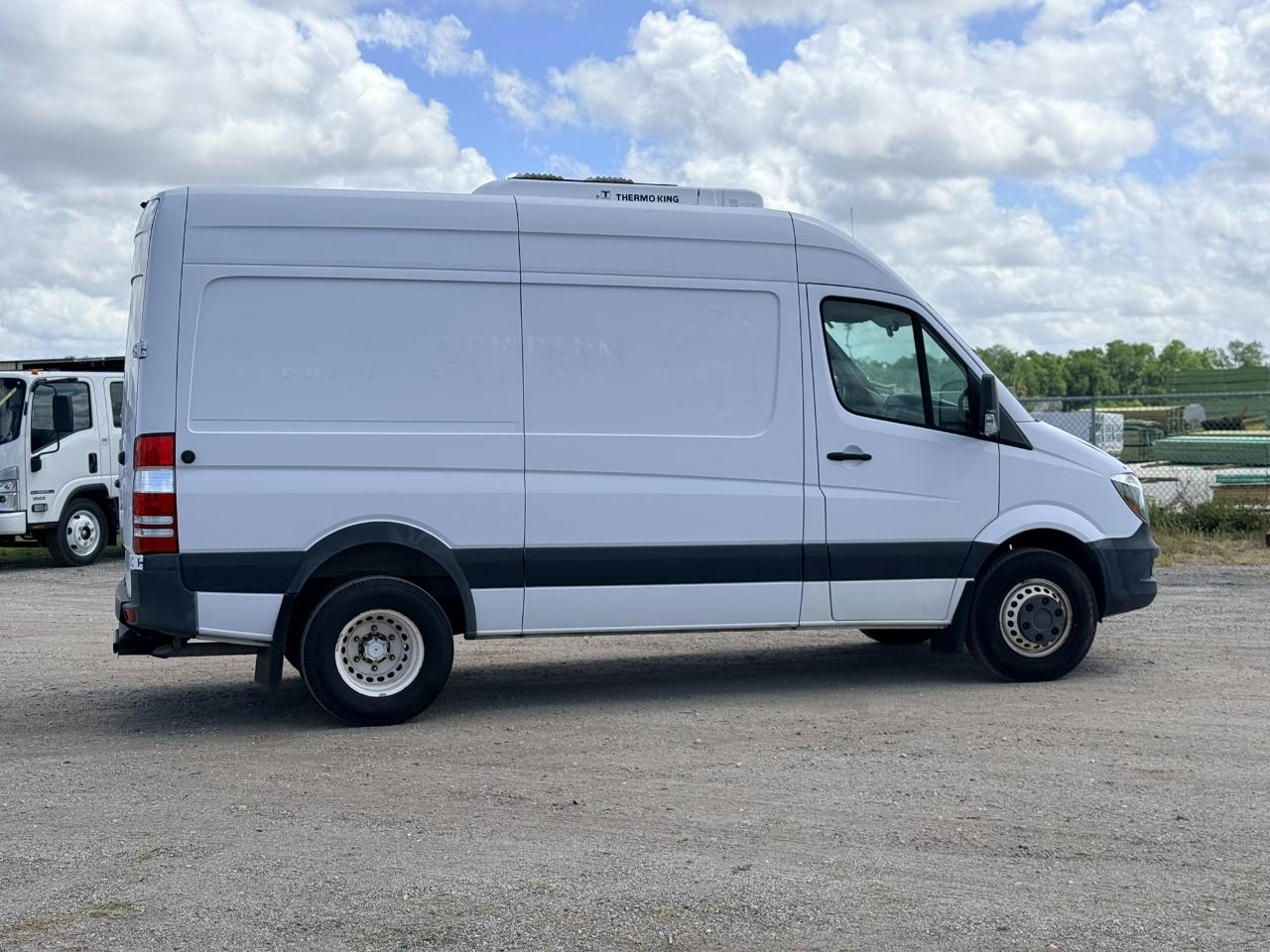 Used 2016 Freightliner Sprinter 3500 - photo 9