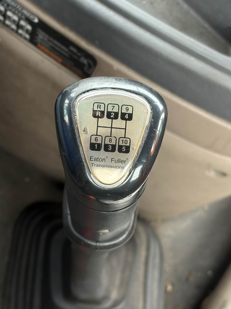 Used 2012 Freightliner Cascadia - photo 14