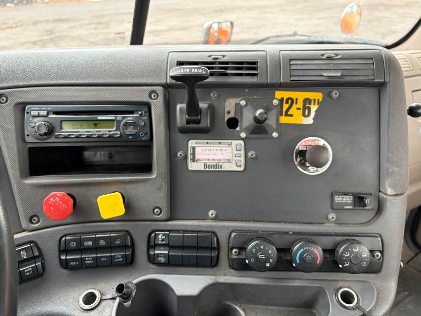 Used 2012 Freightliner Cascadia - photo 15