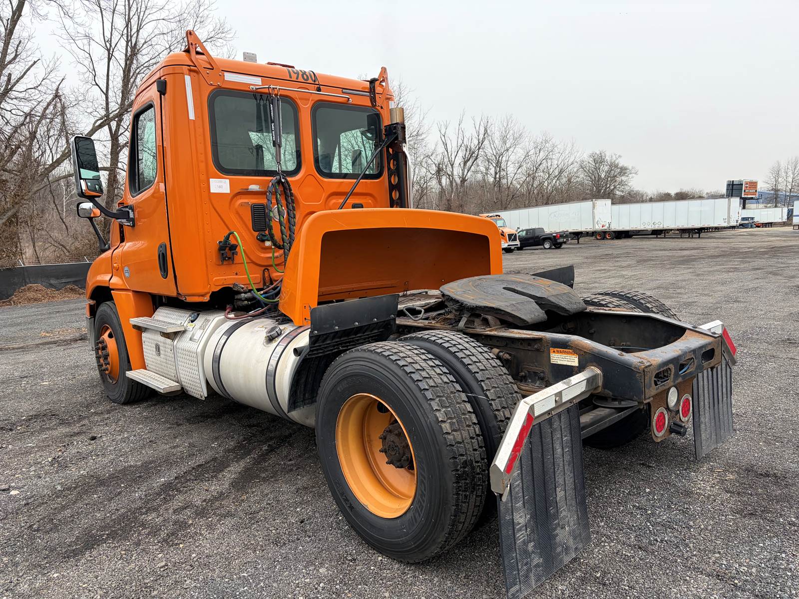 Used 2012 Freightliner Cascadia - photo 2