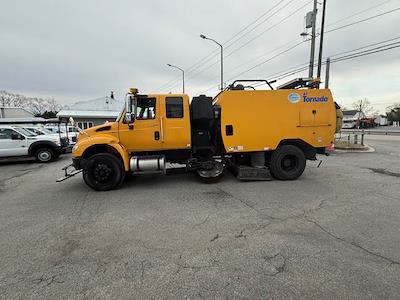 Used 2014 International DuraStar 4300 - photo 1