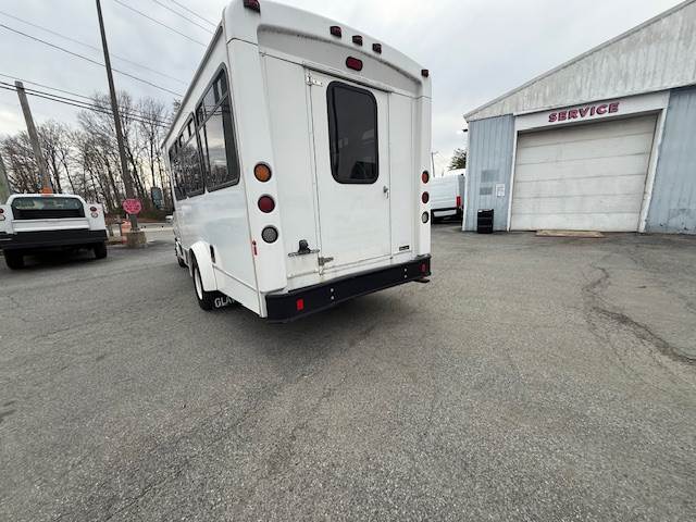Used 2016 Ford E-350 - photo 2