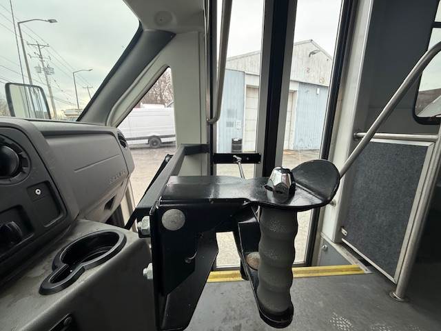 Used 2016 Ford E-350 - photo 21