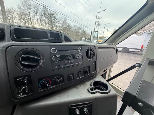 Used 2016 Ford E-350 - photo 22