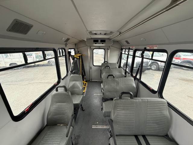 Used 2016 Ford E-350 - photo 24